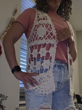 Dear John Cream Crochet Floral Vest  NWT. Size M/L